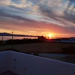 Kalais Beachfront Private - Stunning Sea & Sunset Views, Bus Stop Outside, 12-minute Drive From Naxos Town, Free Chairs *