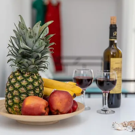 Apartmán Beachfront Private At Kalais - Stunning Sea & Sunset Views, Bus Stop Outside, Easy Naxos Town Access, Free Chairs *