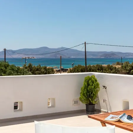 公寓 Kalais Beachfront Suites - Stunning Sea & Sunset Views, Free Beach Chairs, Bus Stop Outside, 12 Min From Naxos Town *