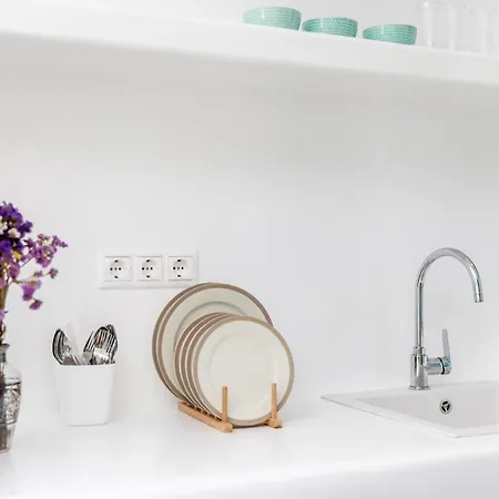 Beachfront Private At Kalais - Stunning Sea & Sunset Views, Bus Stop Outside, Easy Naxos Town Access, Free Chairs Apartmán