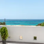 Apartmán Kalais Beachfront Private Suites - Stunning Sea & Sunset Views, Bus Stop Outside, 12-Minute Drive From Naxos Town, Free Beach Chairs Pláka