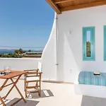 Apartmán Kalais Beachfront Private Suites - Stunning Sea & Sunset Views, Bus Stop Outside, 12-Minute Drive From Naxos Town, Free Beach Chairs Pláka