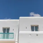 Kalais Beachfront Private Suites - Stunning Sea & Sunset Views, Bus Stop Outside, 12-Minute Drive From Naxos Town, Free Beach Chairs Pláka