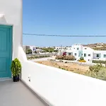Kalais Beachfront Private Suites - Stunning Sea & Sunset Views, Bus Stop Outside, 12-Minute Drive From Naxos Town, Free Beach Chairs Apartmán Pláka