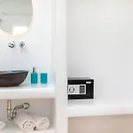 Kalais Beachfront Private Suites - Stunning Sea & Sunset Views, Bus Stop Outside, 12-Minute Drive From Naxos Town, Free Beach Chairs Apartmán Pláka