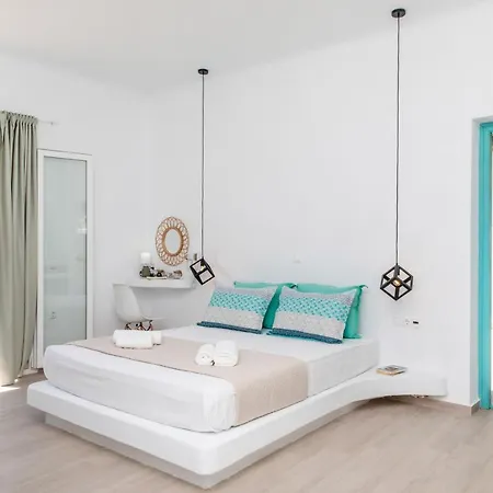 Kalais Beachfront - Stunning Sea & Sunset Views, Free Chairs, Bus Stop Outside, 12 Min From Naxos Town, 200 Mbps Wifi *