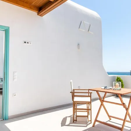 Apartment Kalais Beachfront - Stunning Sea & Sunset Views, Free Chairs, Bus Stop Outside, 12 Min From Naxos Town, 200 Mbps Wifi *