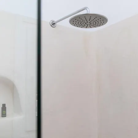 Beachfront Private At Kalais - Stunning Sea & Sunset Views, Bus Stop Outside, Easy Naxos Town Access, Free Chairs Lägenhet *