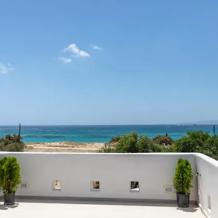 Kalais Beachfront - Stunning Sea & Sunset Views, Free Chairs, Bus Stop Outside, 12 Min From Naxos Town, 200 Mbps Wifi Apartment Plaka (Naxos)
