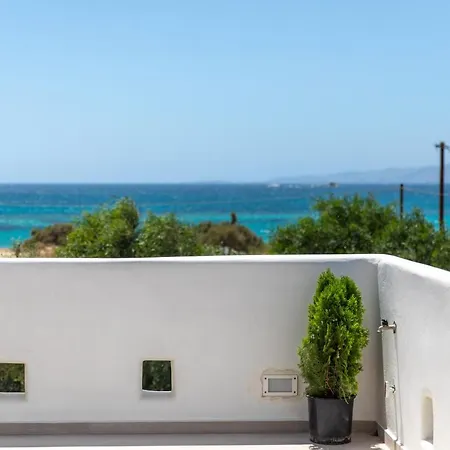 Kalais Beachfront - Stunning Sea & Sunset Views, Free Chairs, Bus Stop Outside, 12 Min From Naxos Town, 200 Mbps Wifi Apartment