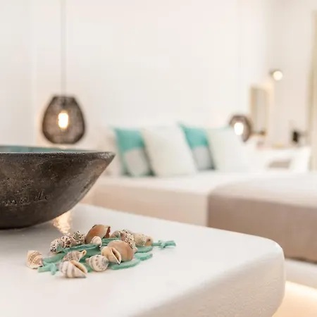 Apartment Kalais Beachfront - Stunning Sea & Sunset Views, Free Chairs, Bus Stop Outside, 12 Min From Naxos Town, 200 Mbps Wifi Plaka (Naxos)