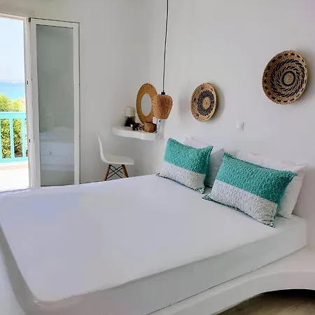 Kalais Sea Vibes, Beachfront - A 10 Minute Drive Away From Naxos Town - Next To The Bus Stop Pláka
