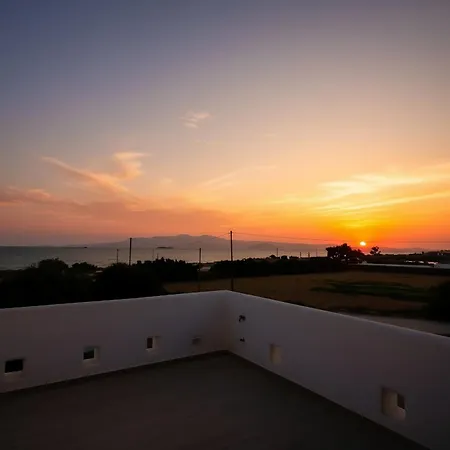 Kalais Beachfront - Stunning Sea & Sunset Views, Free Chairs, Bus Stop Outside, 12 Min From Naxos Town, 200 Mbps Wifi *