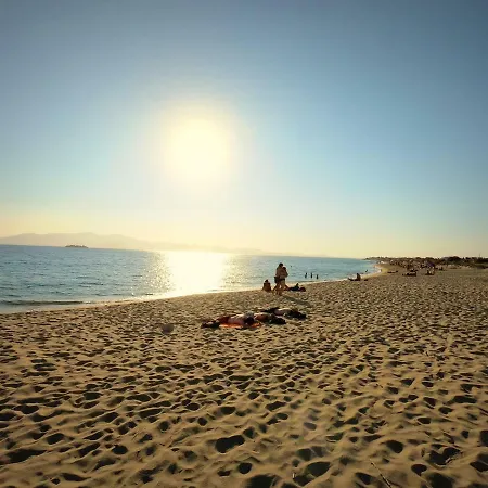 Kalais Beachfront - Stunning Sea & Sunset Views, Free Chairs, Bus Stop Outside, 12 Min From Naxos Town, 200 Mbps Wifi * Plaka (Naxos)