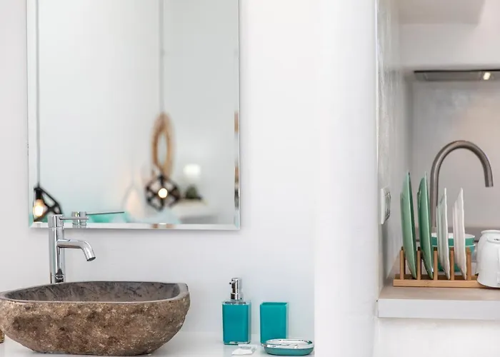 Kalais Beachfront Private Suites - Stunning Sea & Sunset Views, Bus Stop Outside, 12-Minute Drive From Naxos Town, Free Beach Chairs - Escape To Elysium * Pláka