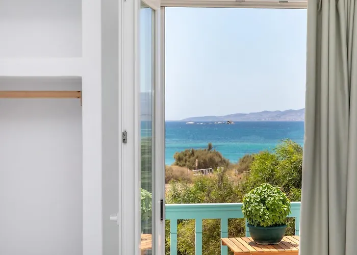 Kalais Beachfront Private Suites - Stunning Sea & Sunset Views, Bus Stop Outside, 12-Minute Drive From Naxos Town, Free Beach Chairs - Escape To Elysium Appartement Pláka