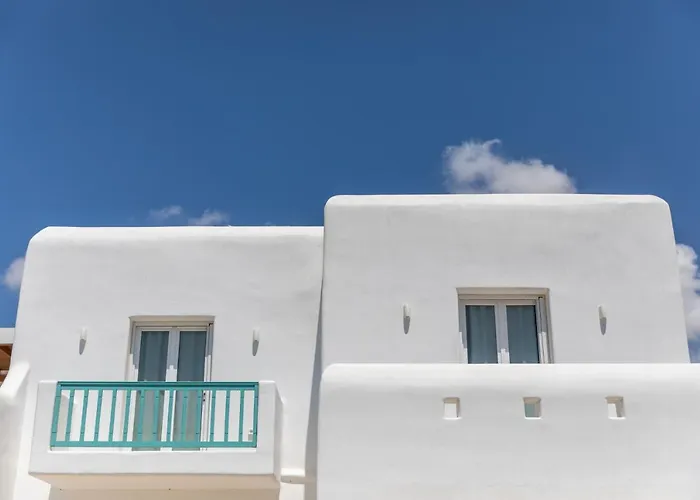 Kalais Beachfront Private Suites - Stunning Sea & Sunset Views, Bus Stop Outside, 12-Minute Drive From Naxos Town, Free Beach Chairs - Escape To Elysium Pláka