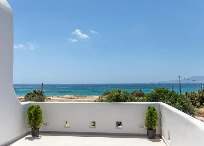 Kalais Beachfront Private Suites - Stunning Sea & Sunset Views, Bus Stop Outside, 12-Minute Drive From Naxos Town, Free Beach Chairs - Escape To Elysium Appartement Pláka