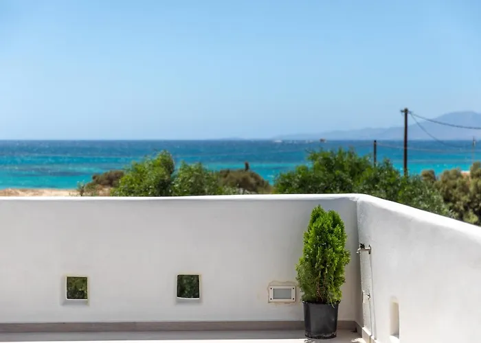 Kalais Beachfront Private Suites - Stunning Sea & Sunset Views, Bus Stop Outside, 12-Minute Drive From Naxos Town, Free Beach Chairs - Escape To Elysium Appartement