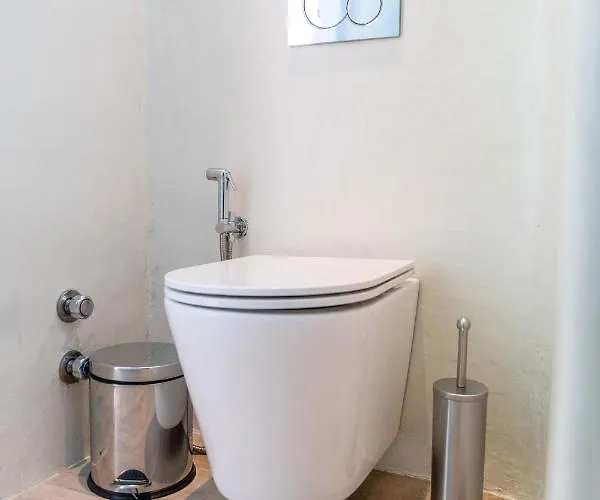 Kalais Beachfront Private Suites - Stunning Sea & Sunset Views, Bus Stop Outside, 12-Minute Drive From Naxos Town, Free Beach Chairs - Escape To Elysium Appartement *