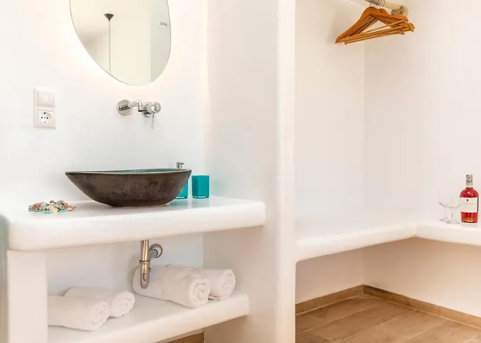 Appartement Kalais Beachfront Private Suites - Stunning Sea & Sunset Views, Bus Stop Outside, 12-Minute Drive From Naxos Town, Free Beach Chairs - Escape To Elysium Pláka