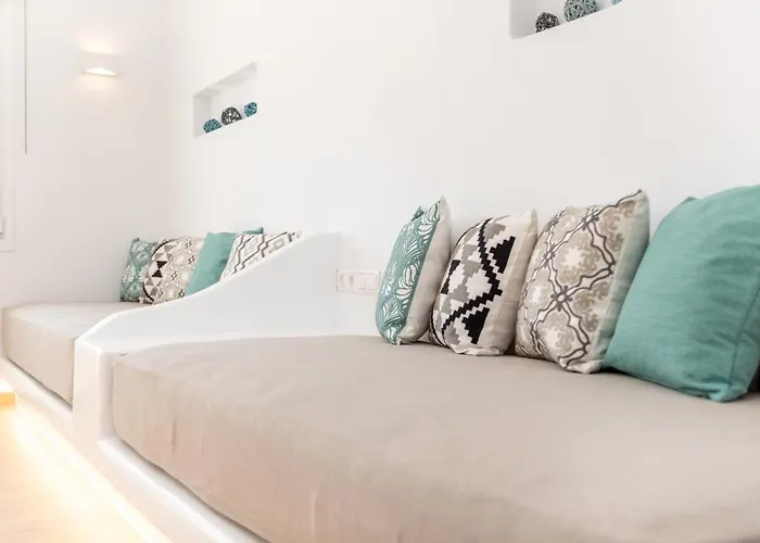 Kalais Beachfront Private Suites - Stunning Sea & Sunset Views, Bus Stop Outside, 12-Minute Drive From Naxos Town, Free Beach Chairs - Escape To Elysium Appartement Pláka