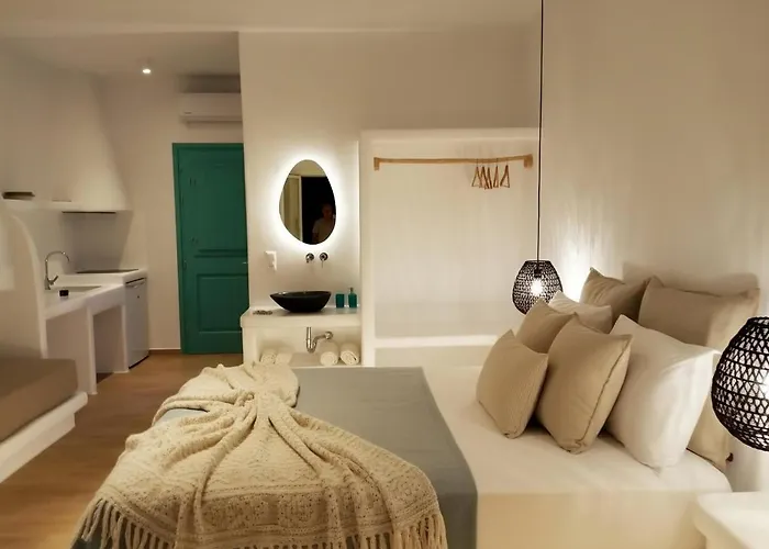 Kalais Beachfront Private Suites - Stunning Sea & Sunset Views, Bus Stop Outside, 12-Minute Drive From Naxos Town, Free Beach Chairs - Escape To Elysium Appartement