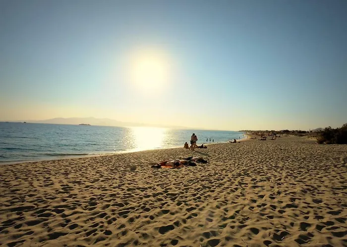 Kalais Beachfront Private Suites - Stunning Sea & Sunset Views, Bus Stop Outside, 12-Minute Drive From Naxos Town, Free Beach Chairs - Escape To Elysium * Pláka